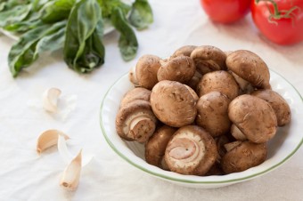 garlic, basil, tomatoes and mushrooms