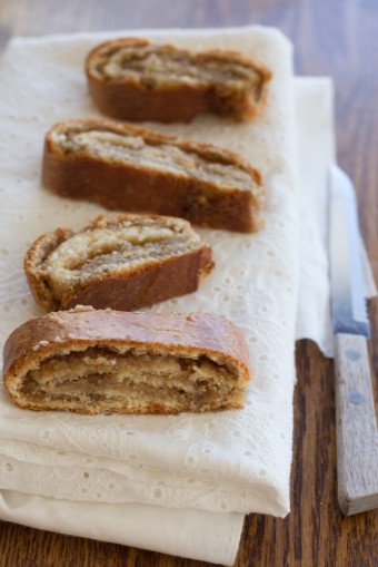 orechovnik (slovak nut roll)