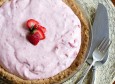 strawberry pie with sesame crust